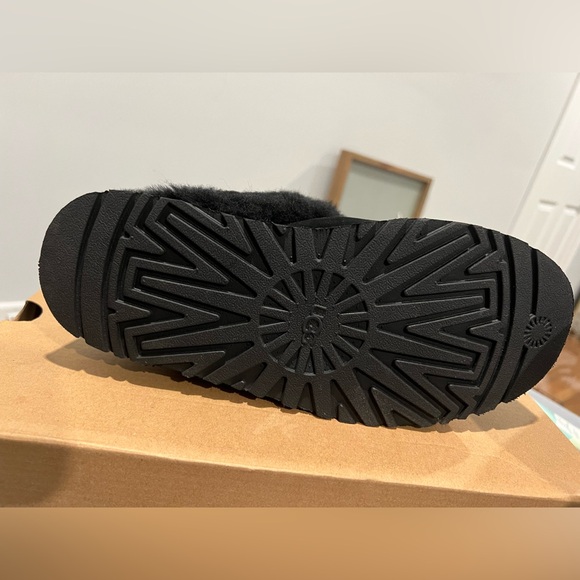 Size 9 UGG Platform Disquette - Picture 4 of 9